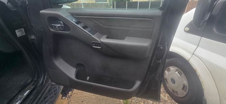 Nissan Pathfinder / Navara door cards