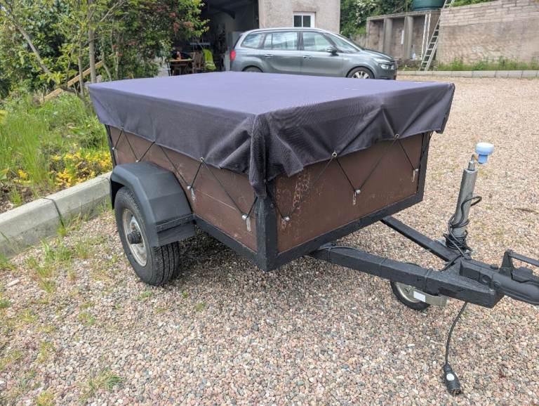 3x5 Ft Trailer weatherproof cover, locks,