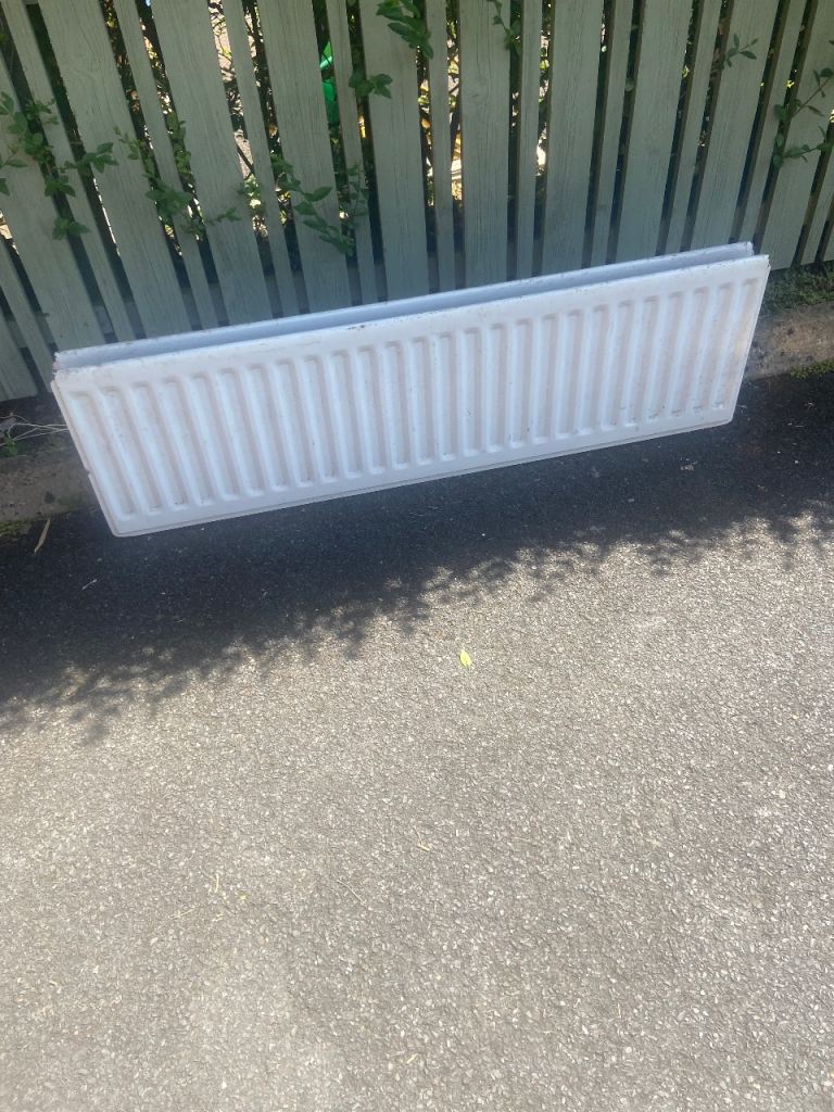 FREE – Double Panel Radiator (135 x 41 cm) 