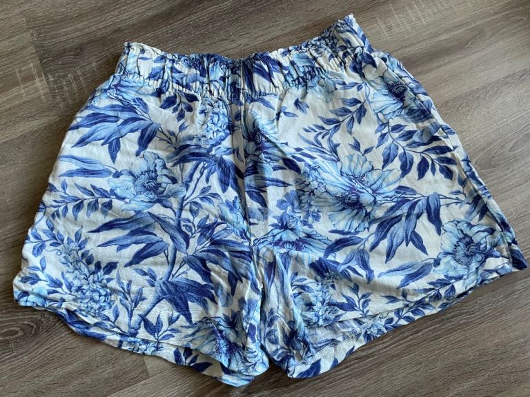 Ladies H&M Linen Shorts Size EUR Medium