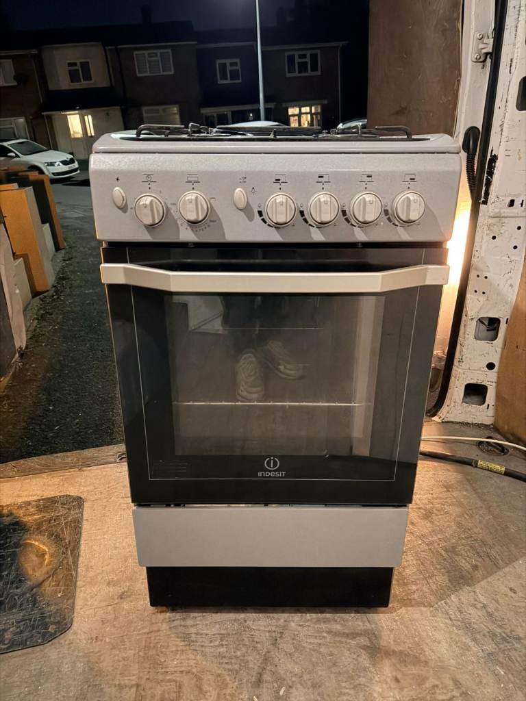 50cm Gass cooker 100£