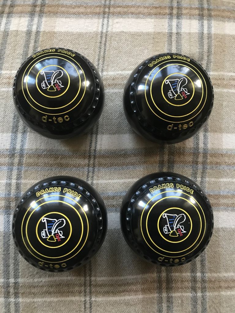 Drakes Pride d-tec size 0H WB26 Std grip. Black with quill motif. Excellent condition.