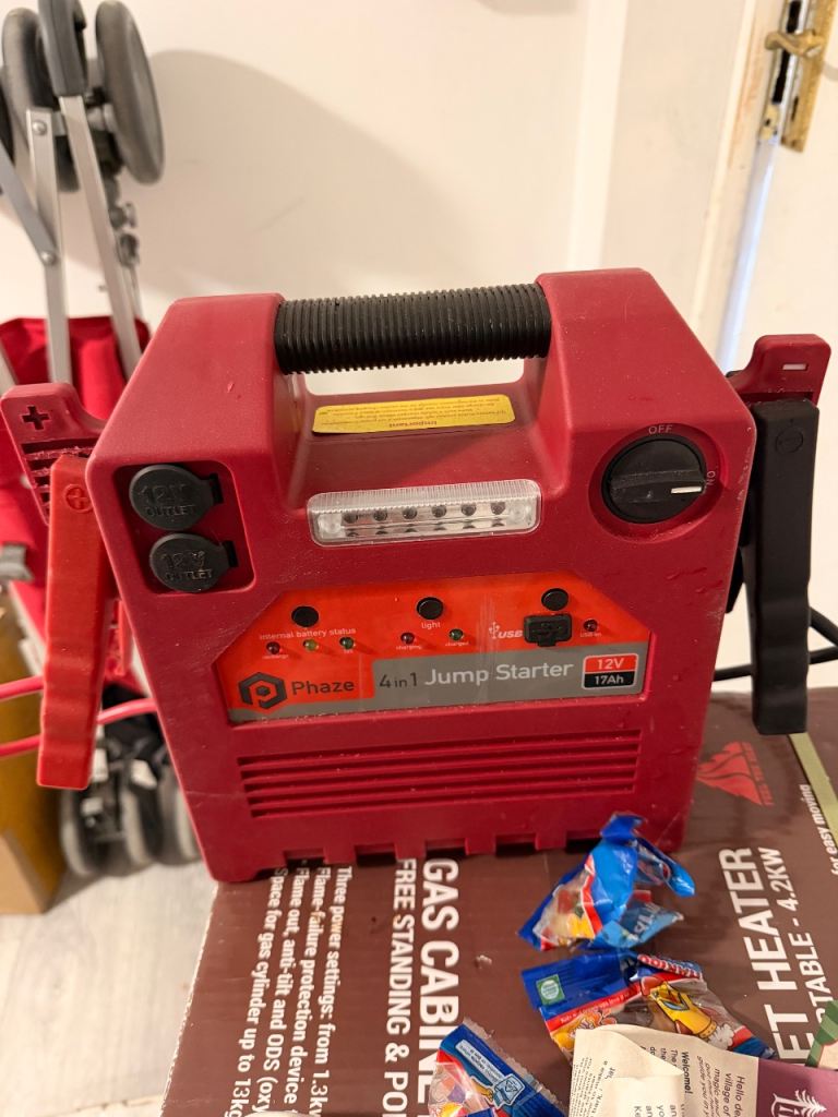 Jump starter car machine 