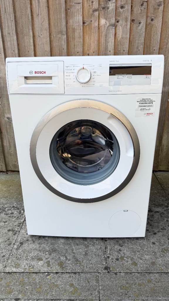BOSCH Serie 4 Washing Machine. Barely used, like new. Free Delivery possible.