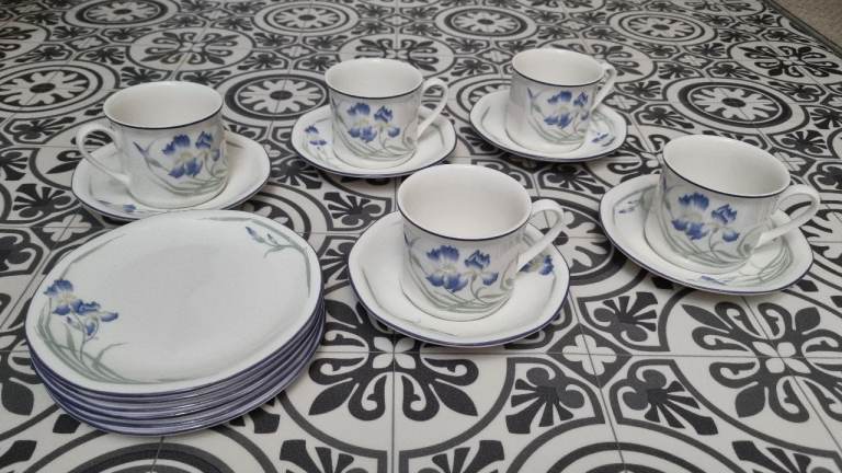 Royal Doulton 1989 Tea Set 