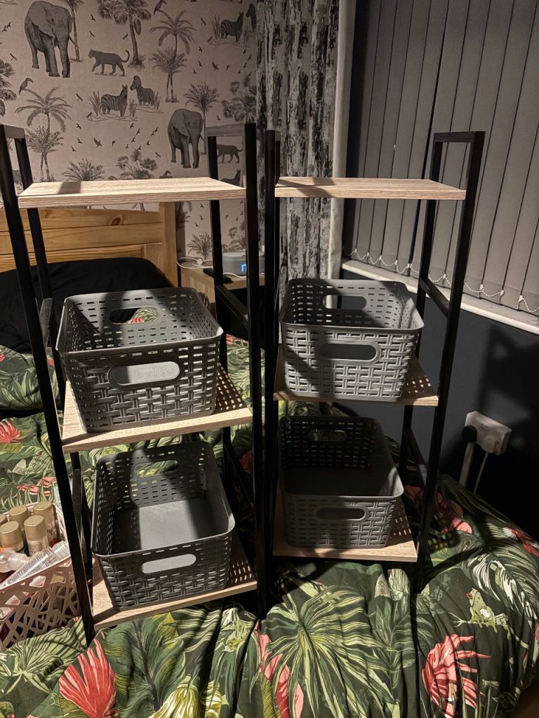 image for 2 x matching shelves 