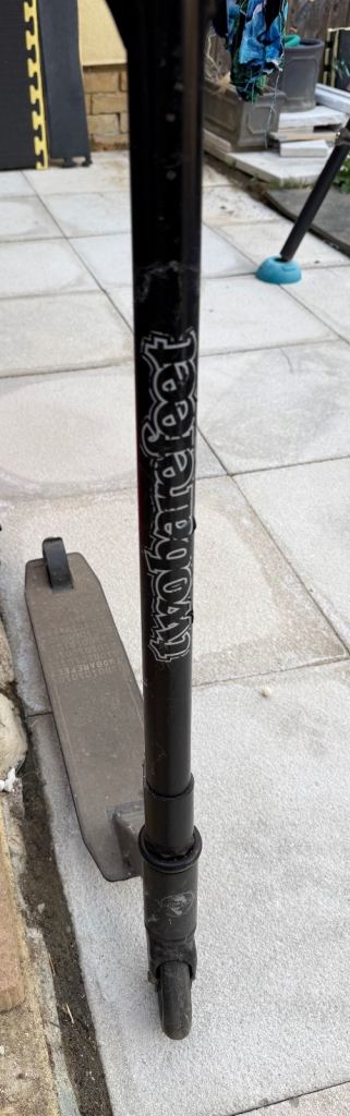 Uproarfeet Scooter – Black, Used Condition