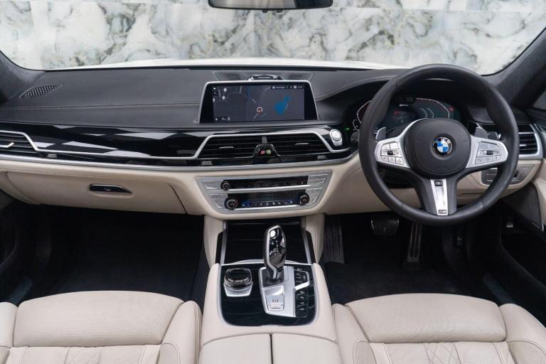  BMW 7 Series 3.0 745Le 12kWh M Sport Auto xDrive Euro 6 (s/s) 4dr Petrol/Electric Hybrid Automatic