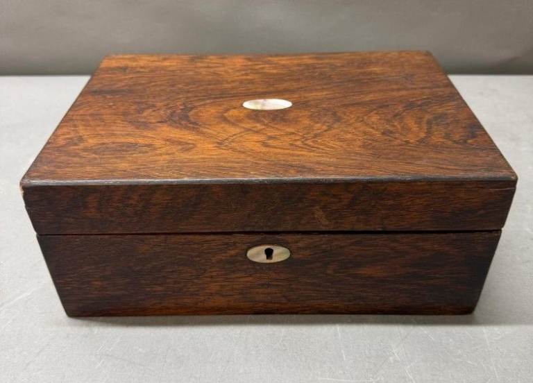 Vintage Red Felt Lined Mahogany Box with Mother of Pearl Inlay 30 cm x 20 cm