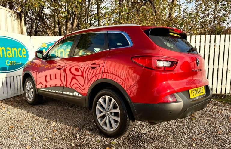 CAN'T GET CREDIT? CALL US! Renault Kadjar 1.3 TCe Dynamique Nav ENERGY - £199 DEPOSIT, £66 PER WEEK