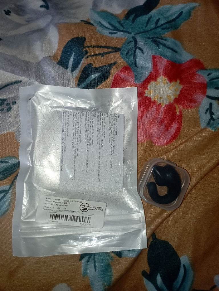 Left side earbud