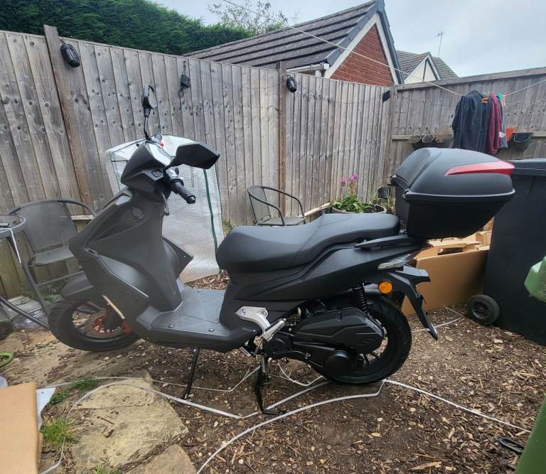 125cc moped practically brand new 