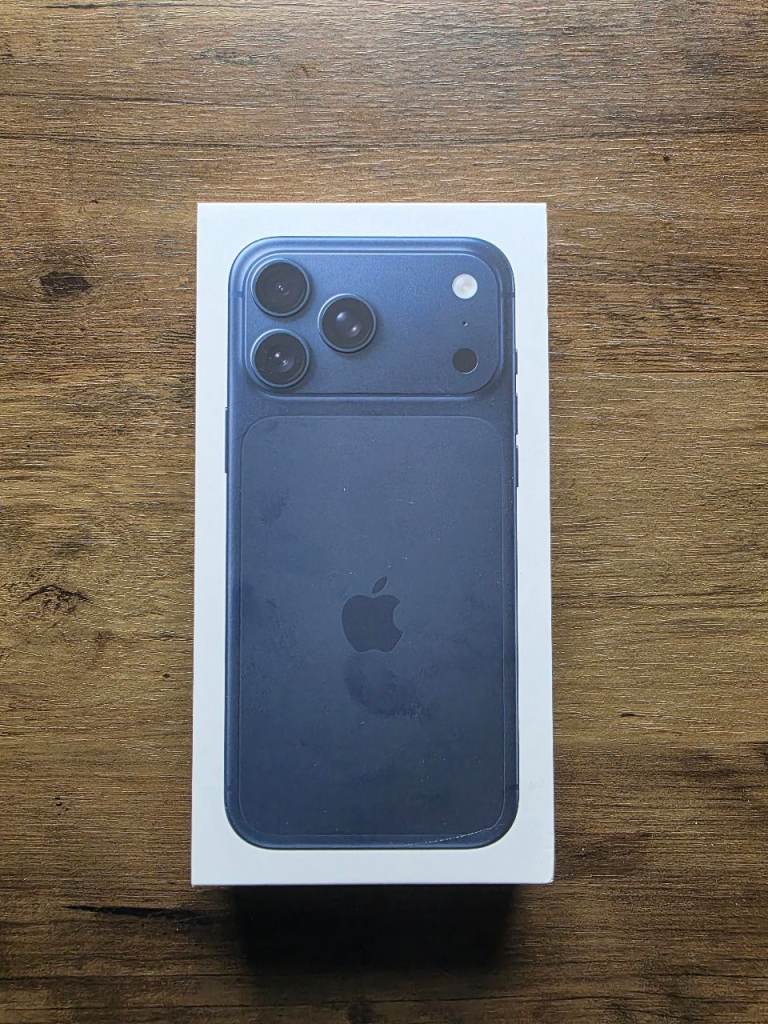 Blue Apple 17 Pro Max, 512gb, BNIB, RRP £1450!!