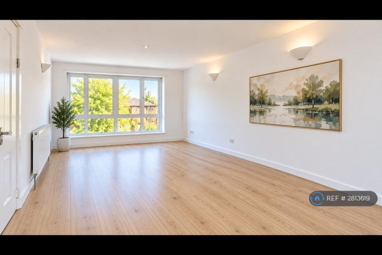 3 bedroom flat in Patrick Connolly Gardens, London, E3 (3 bed) (#2813619)