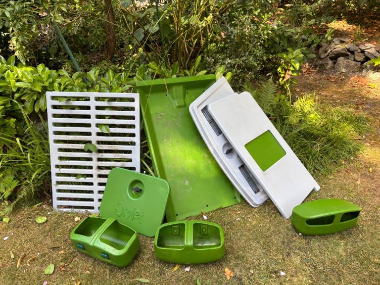 Omlet Eglu Cube Mk2 chicken coop with 3m Run Package
