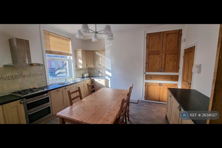 1 bedroom in Arthington View, Leeds, LS10 (#2634027)