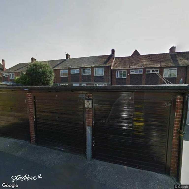 Garage to rent in London (SE15) | Stashbee