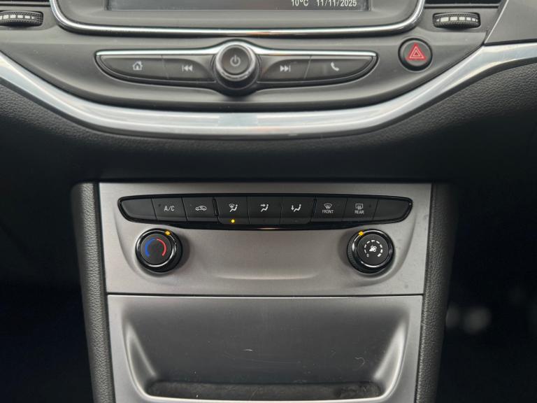 2016 Vauxhall Astra 1.6 CDTi 16V Design 5dr HATCHBACK Diesel Manual