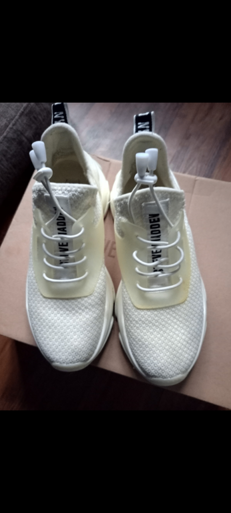 Steve madden ladies trainers as new
