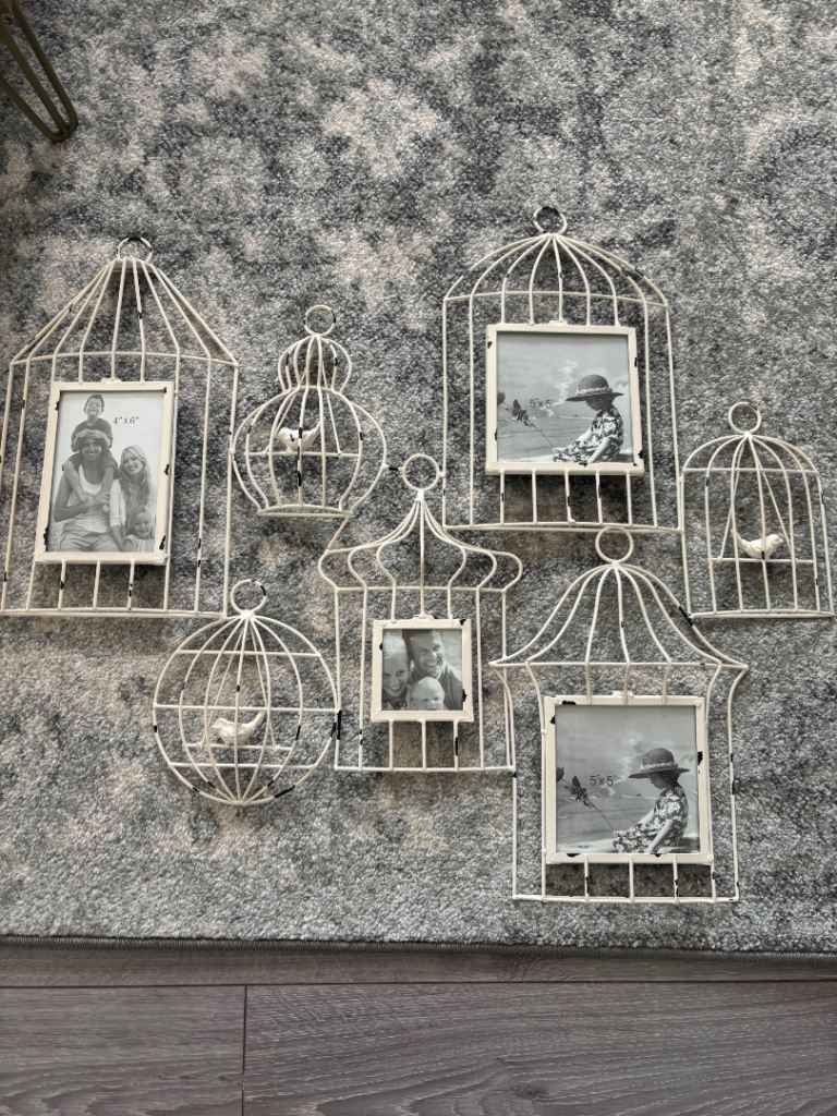 Metal picture frame 