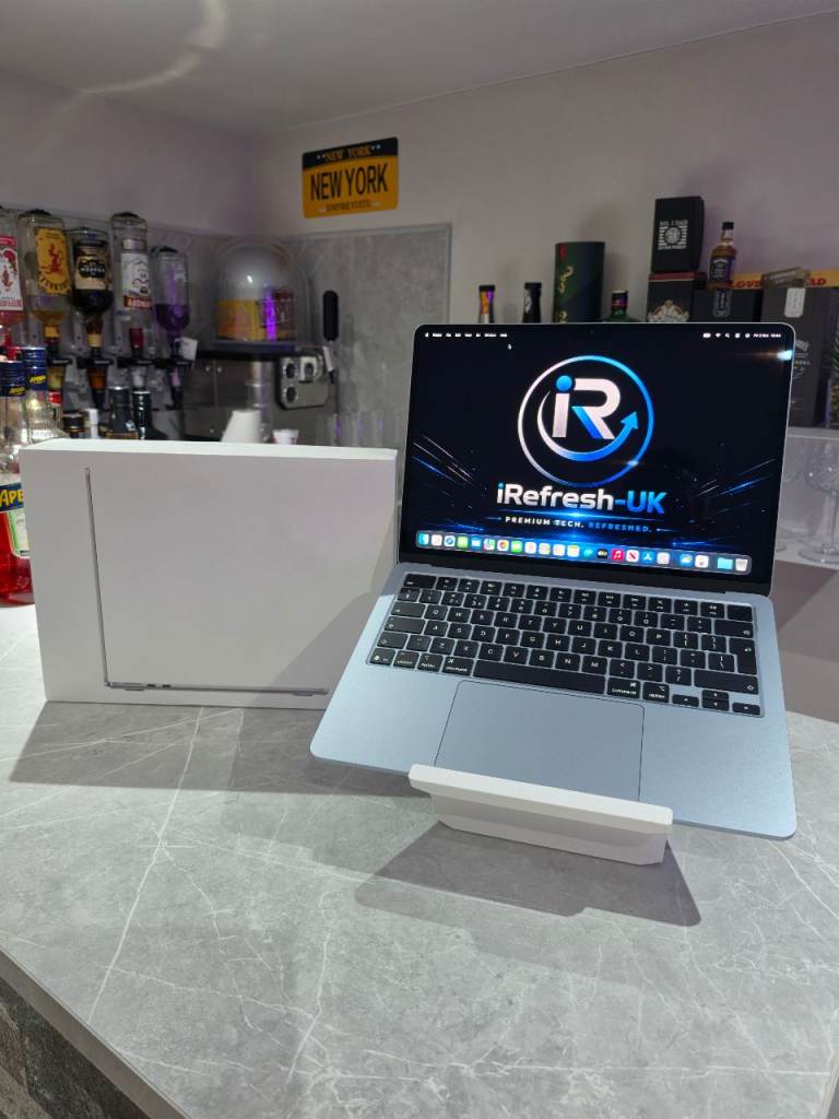 Apple MacBook Air 13-inch (M4, 2025) 256GB SSD 16GB RAM- Battery 100% - Warranty