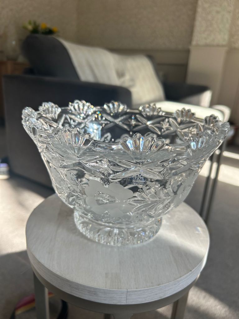 Beautiful Cut Glass Decorative Bowl – As Good As New