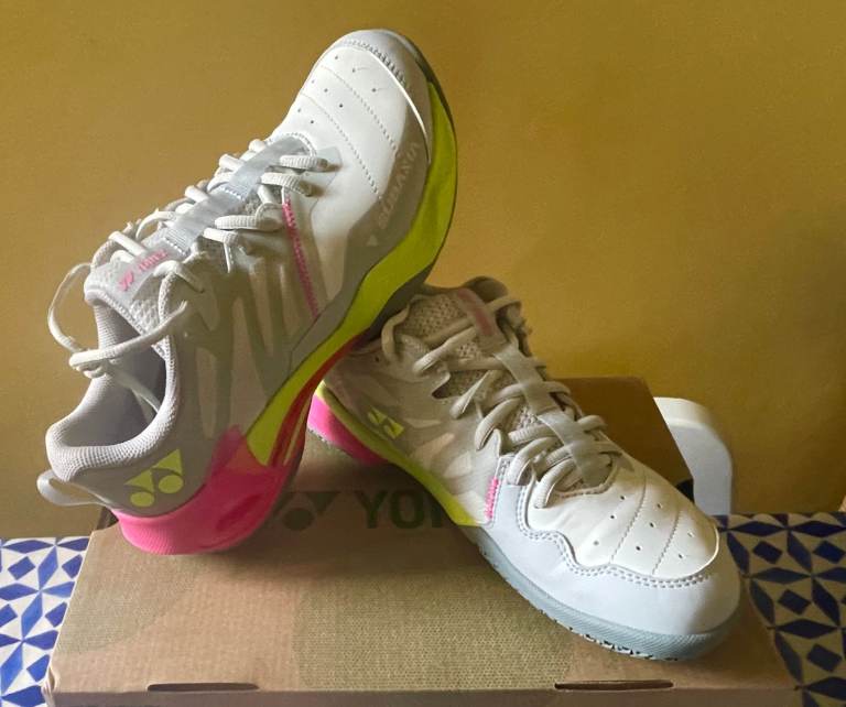 As New Yonex Badminton Shoes – Women UK7 - Light Grey - used once in box