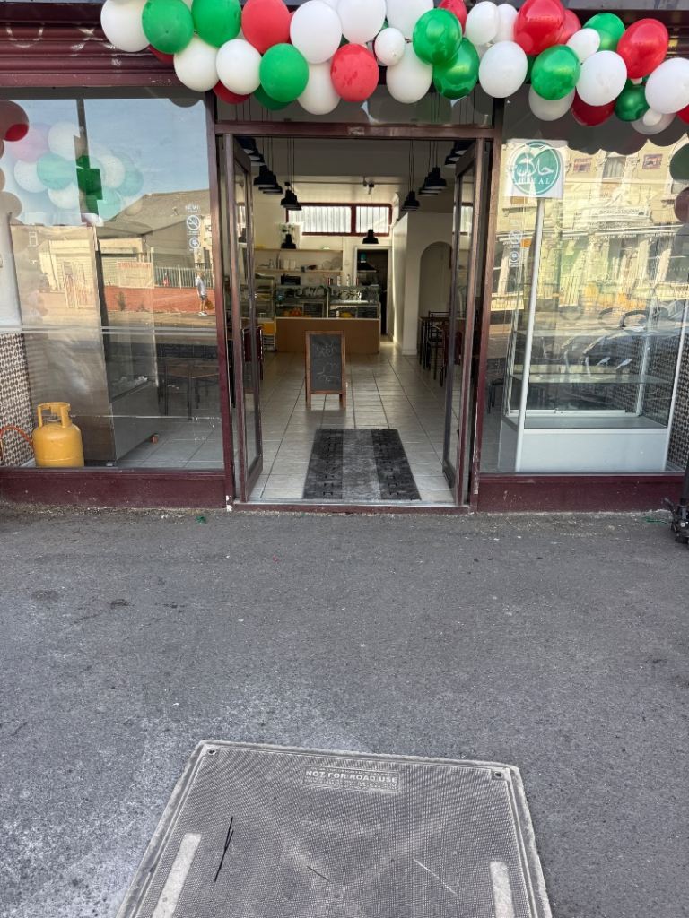 Cafe for sale(can be turned into anything) looking for quick sell