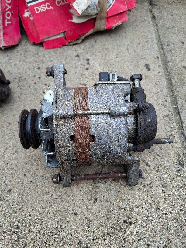 Toyota HiLux Alternator