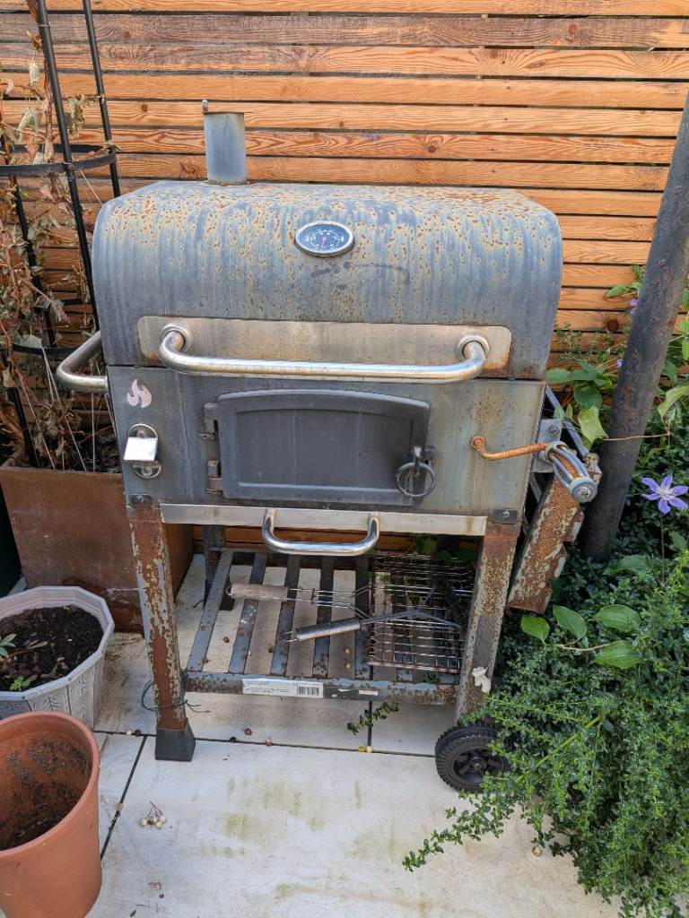 Used Charcoal BBQ Grill with Wheels – fixer upper or for scrap metal