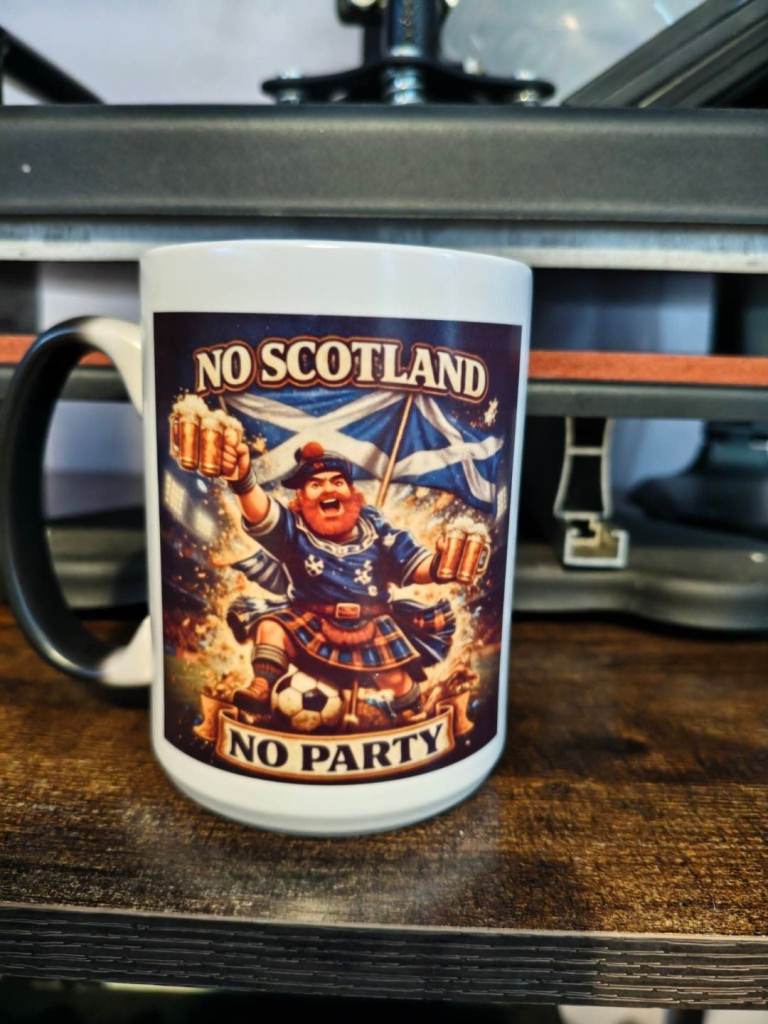 No Scotland no party colour changing mug