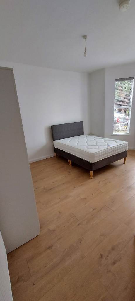 Extra Large Room To Let In Freshly Refurbished Property