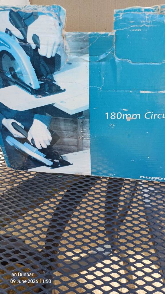 Circular power saw 180mm with spare blades