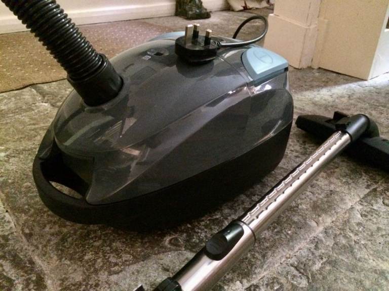 Vacuum Cleaner - Tesco VCBD16