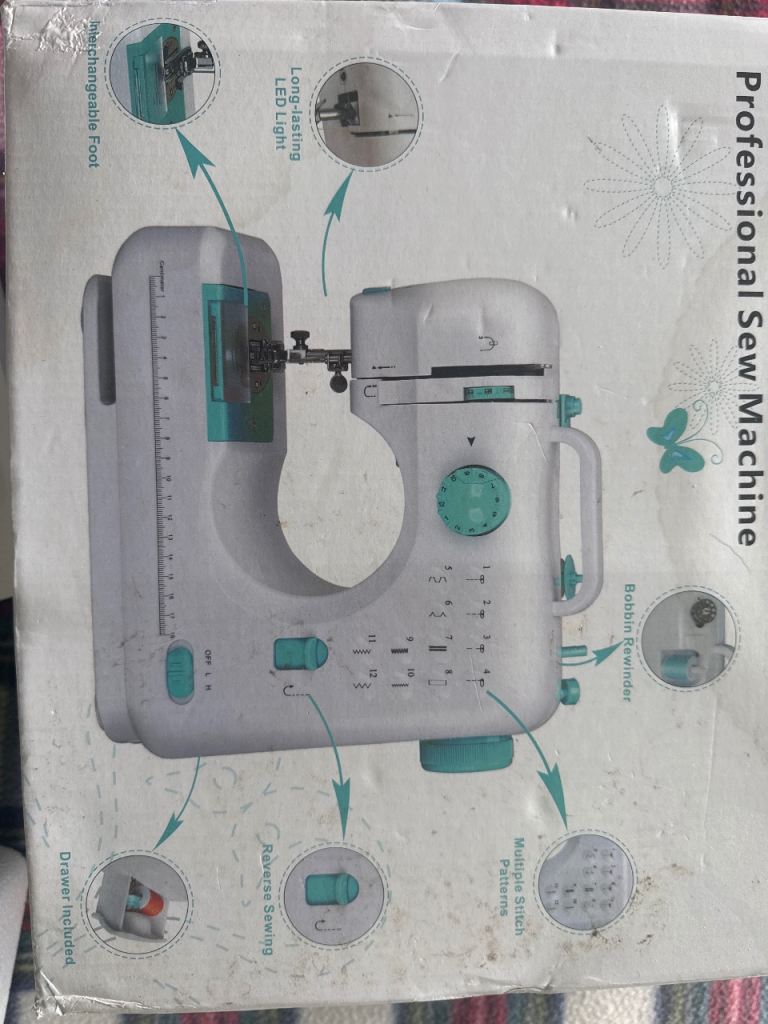 Mini sewing machine 