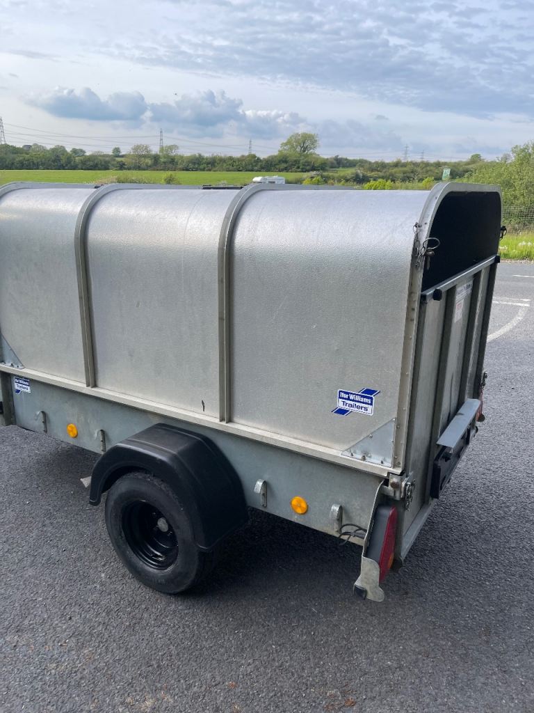 IFOR WILLIAMS P6e LIVESTOCK TRAILER