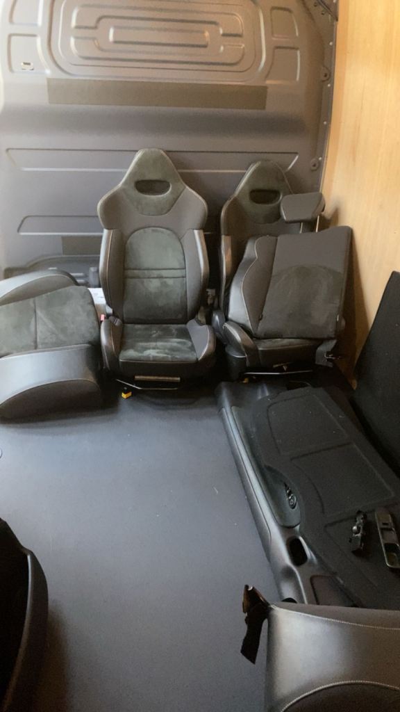 Peugeot 207 GTI seats +lowering springs 