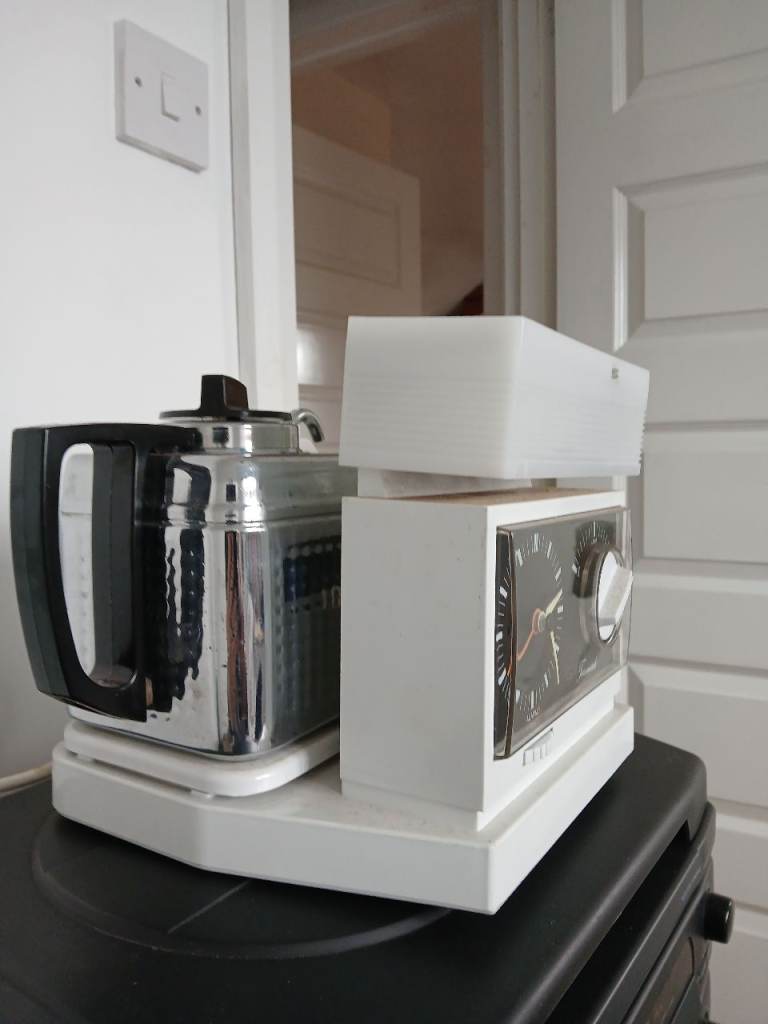 Teasmaid
