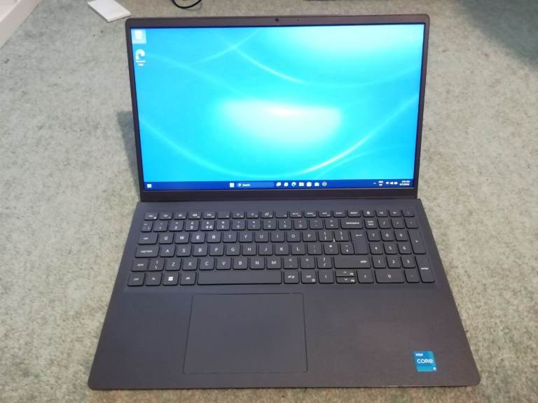 Dell Vostro 15 3510 laptop. i5 11th Gen 8GB RAM/ 256GB SSD. Windows 11