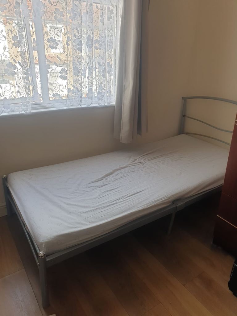 2 sharing Room 