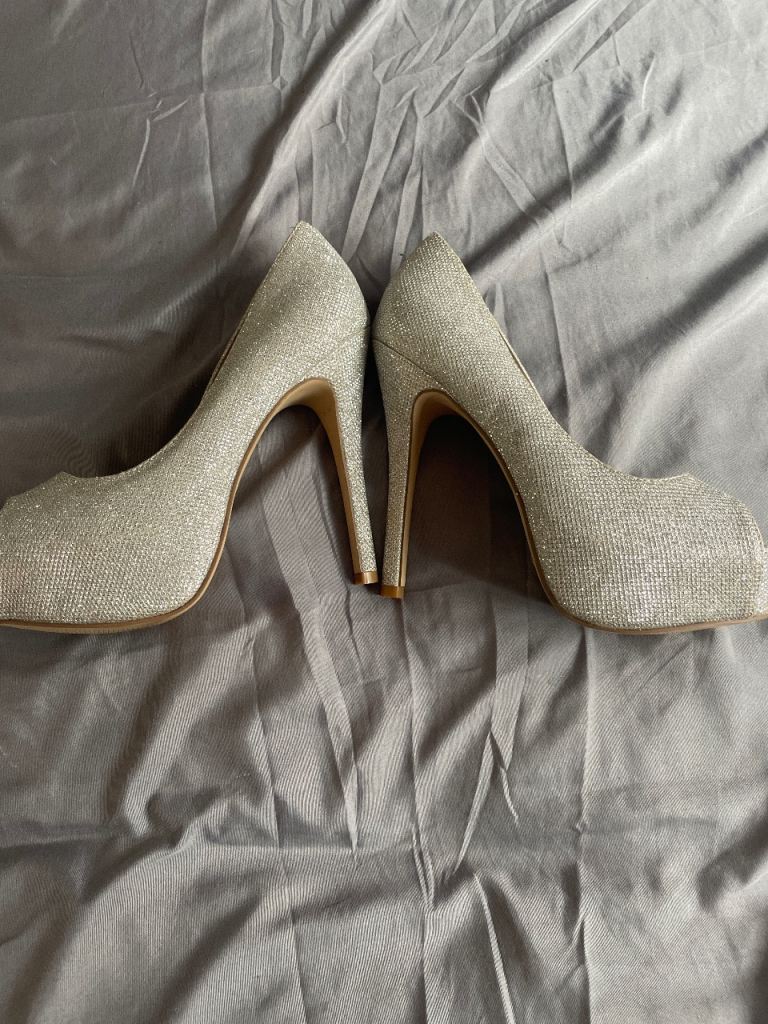Sparkly Silver Peep Toe Heels – Good Condition