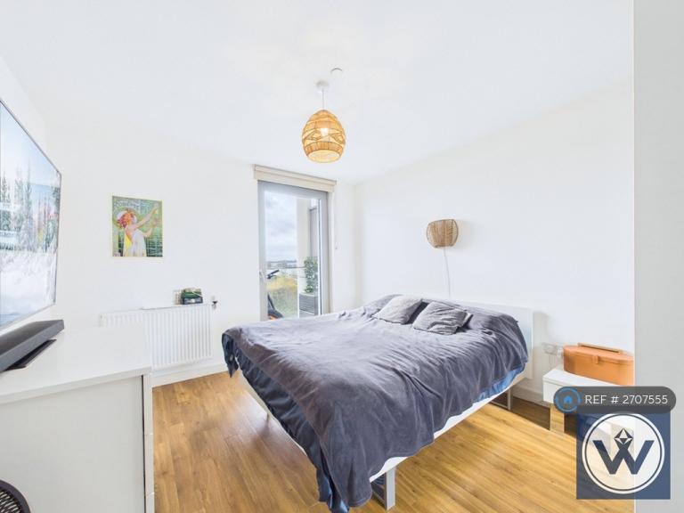 2 bedroom flat in Booth Road, London, E16 (2 bed) (#2707555)