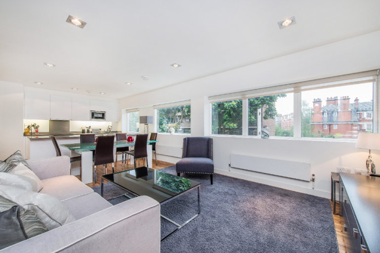 Two bedroom, two bathroom in portered 1st floor Chelsea apartment SW3