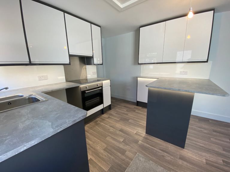 Very close Poole Hospital 2 bedroom bungalow 2 parking, private courtyard garden. Pets condsidered