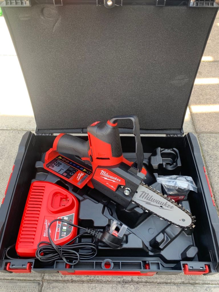 Milwaukee chainsaw 
