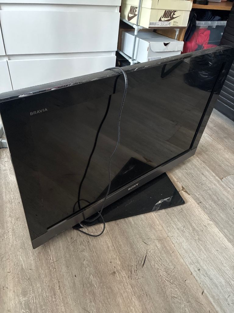 Sony BRAVIA Flat Screen TV – Fair Condition, Black