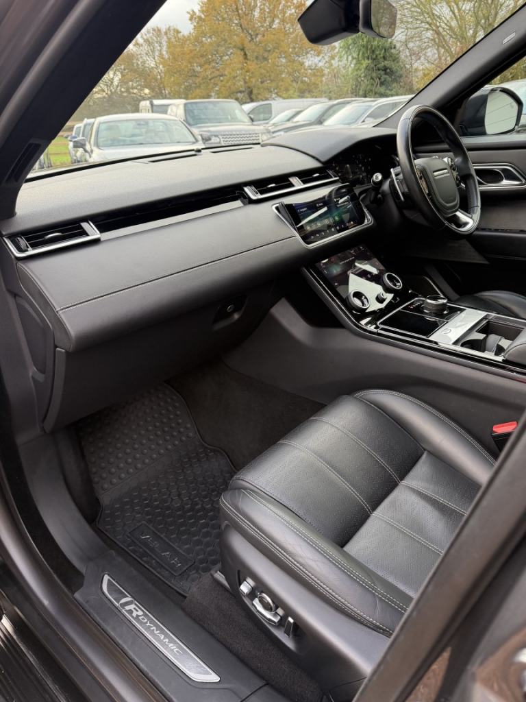 LAND ROVER RANGE ROVER VELAR 3.0 D300 R-Dynamic HSE 2019