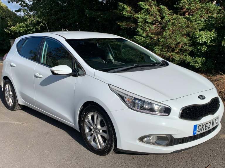 2012 Kia Ceed 1.6 GDi 3 DCT Euro 5 5dr HATCHBACK Petrol Automatic