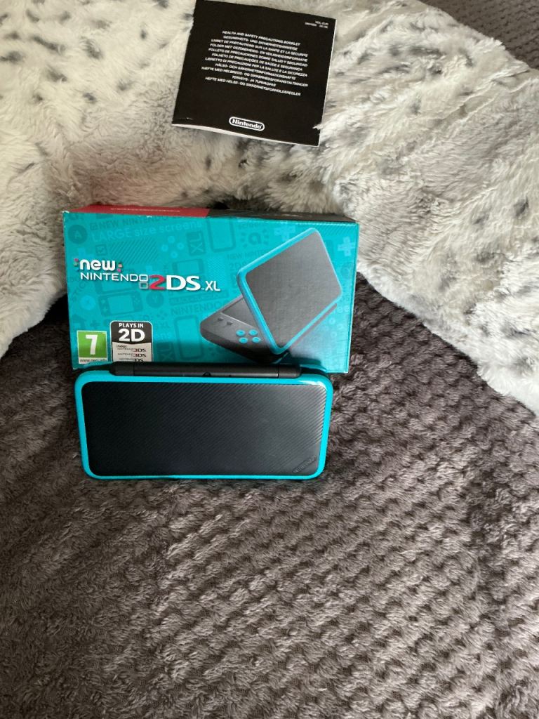 NINTENDO 2DS XL IMMACULATE CONDITION