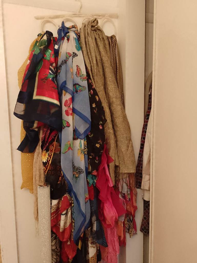 30+ ladies scarves